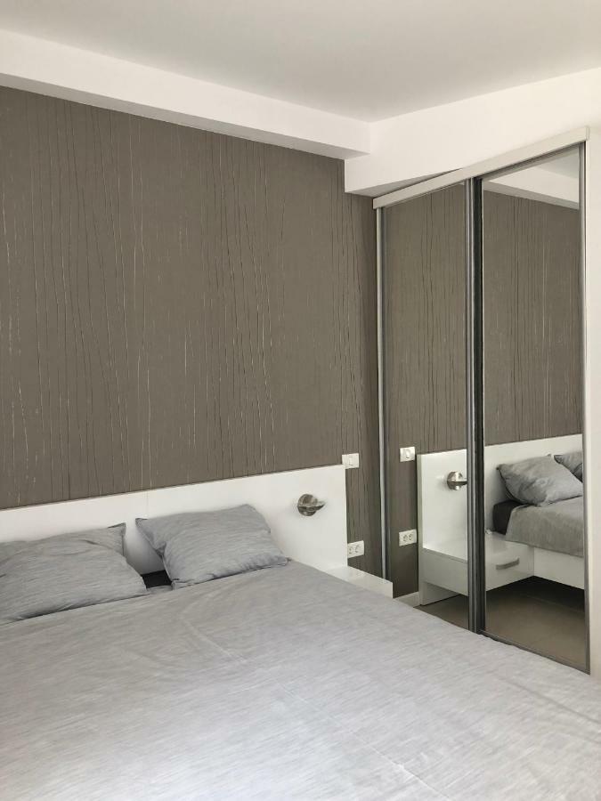 Le Reve Apartment Mamaia Nord Екстер'єр фото